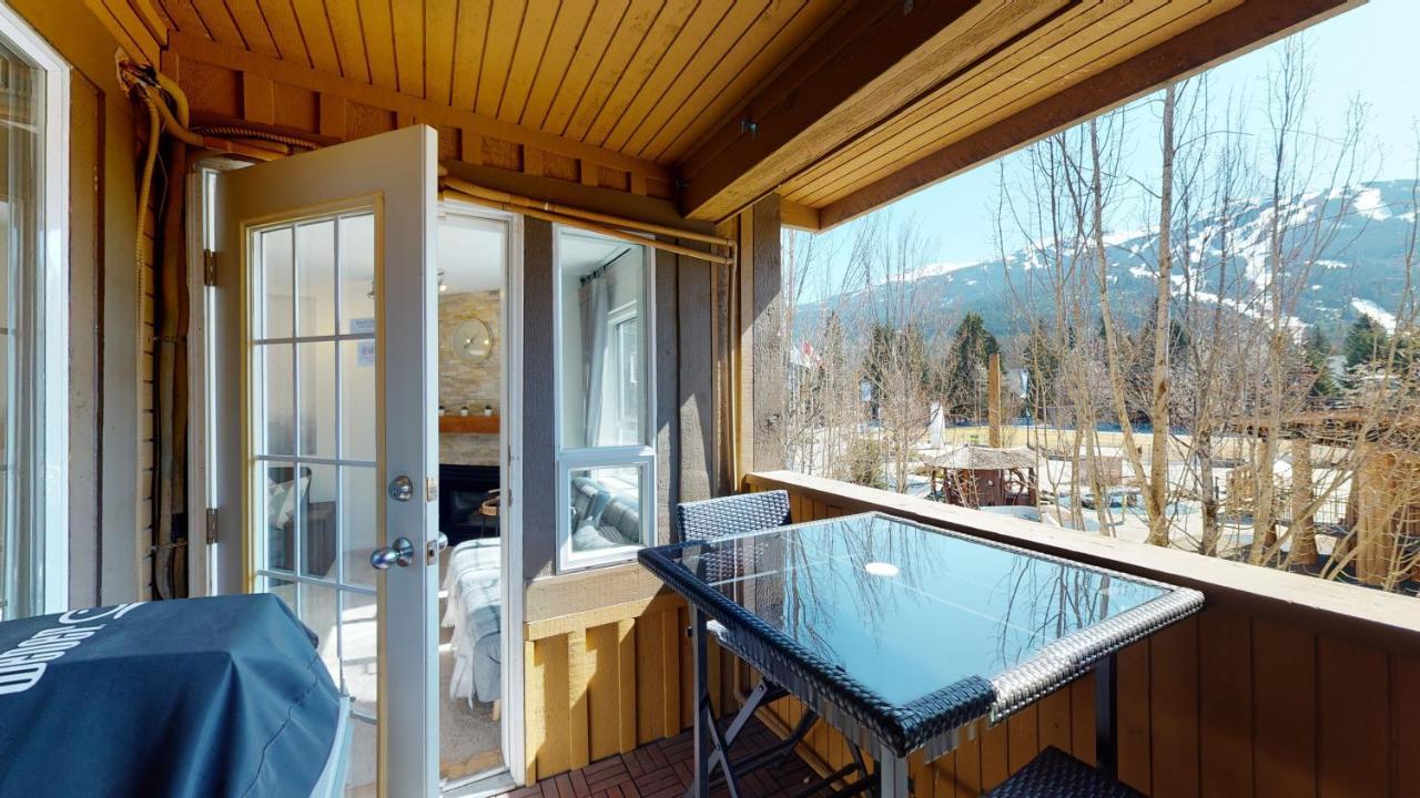 Beautiful Marketplace Condo With Mountain Views Whistler Exterior photo
